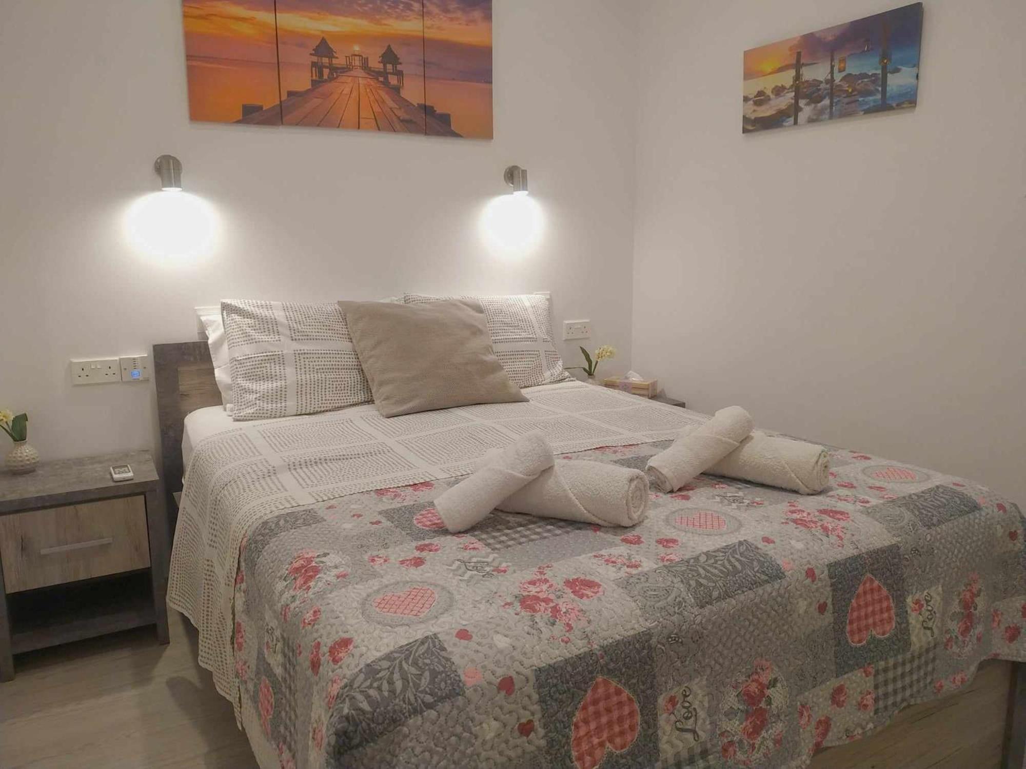 Charming Holiday Retreat Kato Paphos Apt 400M To The Beach Exterior photo